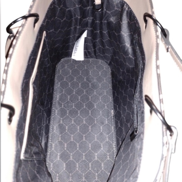 Aldo Tote-Style Shoulder Bag EUC
Color: Brown - Picture 5 of 5